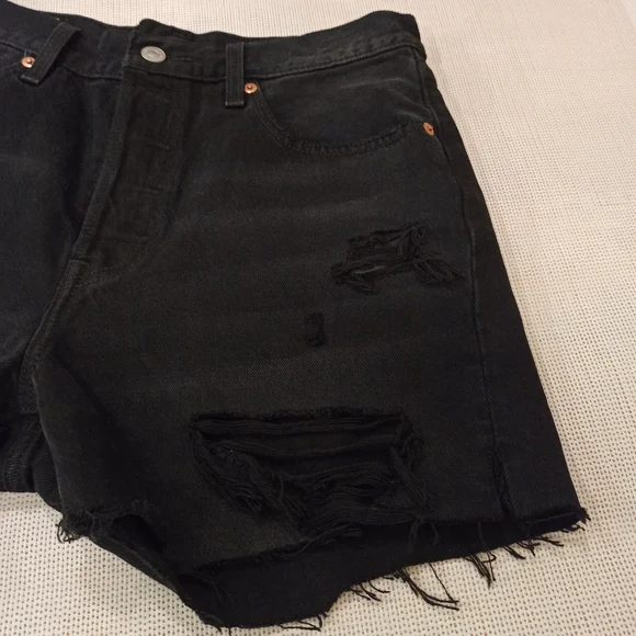 Levis 501 Jean Shorts Womens Size 28 Black Stowaway Distressed Cutoffs - Picture 2 of 16